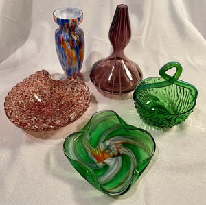 lot 233 image: 5 Piece Gorgeous Art Glass Lot - Murano, Venetian & Swedish