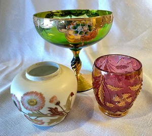 lot 239 image: Beautiful Art Glass & Hand Painted Porcelain Vase
