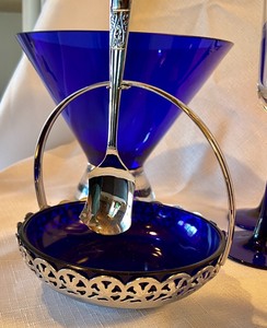 lot 243 image: Cobalt Blue Glassware Set 9 Pieces