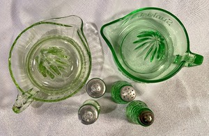 lot 255 image: Vintage Green Depression Glass Lot