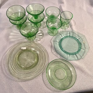 lot 260 image: Green Depression Glass Cups & Plates