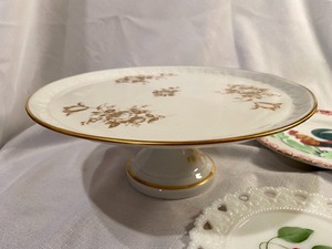 lot 261 image: Limoges Serving Tray & Vintage Plates