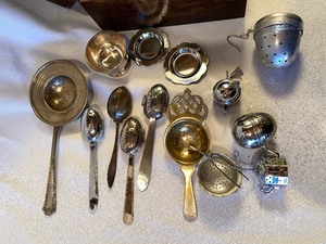 lot 271 image: Tea Strainers & Wood Tea Box