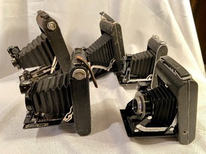 lot 274 image: 5 Vintage Cameras - Kodak & AFGA w 1 Case