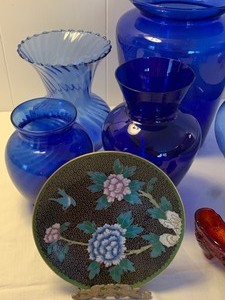 lot 386 image: Lot of Vintage Blue Glassware and More
