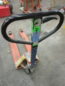 lot 107 image: ORANGE PALLET JACK