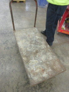 lot 129 image: U-LINE FLATBED CART