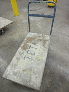 lot 130 image: U-LINE FLATBED CART