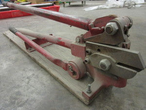 lot 204 image: STRAPMASTER 7 IN 1 TOOL