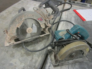 lot 221 image: MAKITA AND SKILSAW SAWS