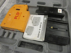 lot 243 image: FLUKE PLS 5 LASER LEVELALIGNMENT TOOL