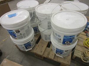 lot 250 image: KERAPOXY CQ EPOXY GROUT AND MORTAR
