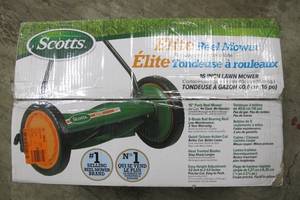 lot 27 image: Scotts 16 in. Manual Walk Behind Push Reel Lawn Mower