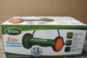 lot 30 image: Scotts 16 in. Manual Walk Behind Push Reel Lawn Mower