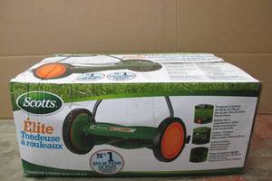 lot 33 image: Scotts 16 in. Manual Walk Behind Push Reel Lawn Mower