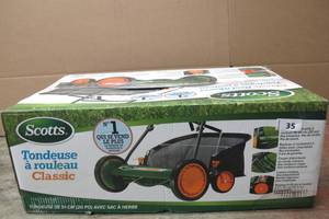 lot 35 image: 20 in. Manual Walk Behind Reel Mower with Grass Catcher