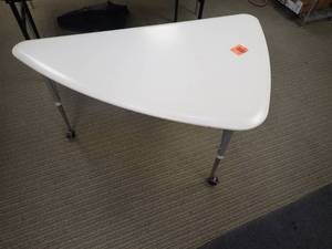 Triangle rolling table
