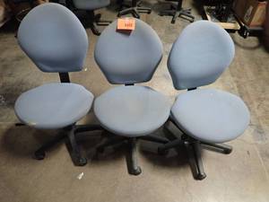 3 rolling office chairs with seat adjustment