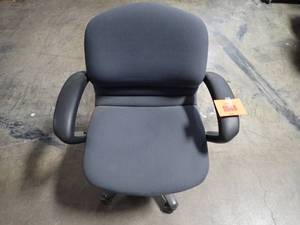 single chair w seat adjustment