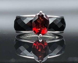 Beautiful Red Garnet and Black Onyx Estate Ring VIDEO
