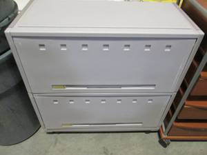Rubbermaid Storage Cabinet On Wheel...