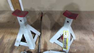 Floor Jack and (2) Jack Stands
