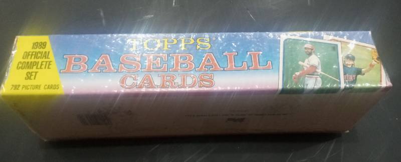 lot 46 image: 1989 Topps baseball cards complete box set (unopened)