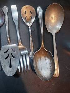 lot 41 image: Vintage designer flatwear