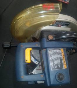 lot 32 image: Ryobi TS1340  compound miter saw