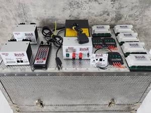 lot 9 image: Advanced Digitrax Train Controller Set