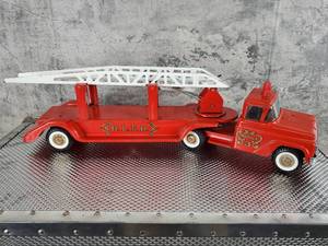 lot 25 image: Vintage 1960s Buddy L Fire Truck