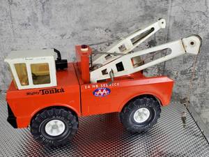 lot 28 image: Hard to Find Awesome Vintage Mighty Tonka Wrecker Truck