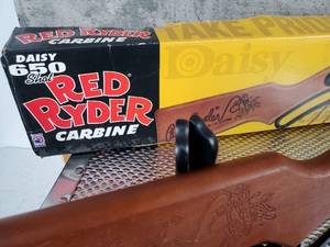 lot 36 image: Daisy 650 Shot Red Ryder Carbine BB Gun