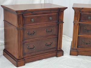 lot 55 image: Great Set Of Night Stands