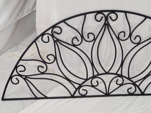 lot 85 image: Metal Decorative Wall Decor