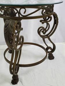 lot 82 image: Formal Decorative Entry Way Glass Top Table