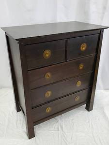 lot 76 image: Lightweight (5) Drawer Dresser