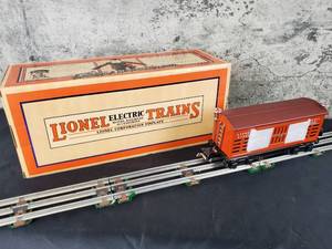 lot 46 image: Lionel Tinplate 2656 O- Gauge Flat Cattle 11-70040