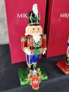 lot 40 image: New in Box (3) Mikasa Christmas Hook Statues
