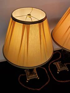lot 47 image: Nice Set of Lamps Lot