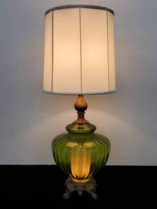 lot 75 image: Vintage 1970s Green Globe Base Lamp