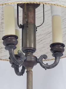 lot 67 image: Vintage Floor Lamp