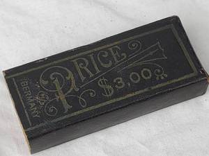 lot 117 image: Vintage Shaving Accessories Lot