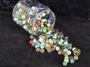 lot 119 image: Vintage Marbles Lot