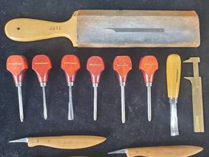 lot 149 image: Vintage Assorted Woodcarving Tools Lot