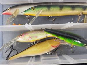 lot 157 image: Large Assortment of Vintage Fishing Lures Lot