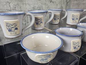 lot 138 image: (12) pc Land O Lakes Centex Pottery Set