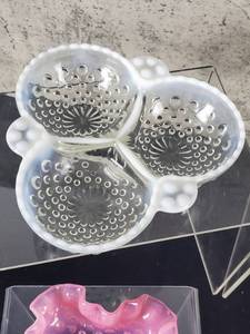 lot 182 image: Vintage (5) pc Hobnail Glassware