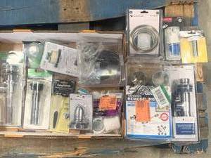 lot 3 image: Large Lot Of Plumbing Items