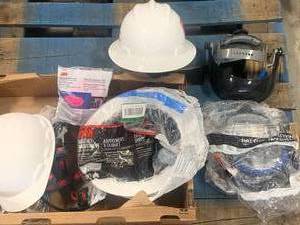 lot 5 image: 3M Hard Hats And Face Shield